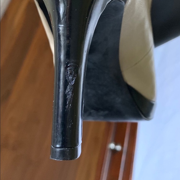 Tahari Cream beige real leather shoes black patent capped toe platform US 10 - Picture 13 of 13